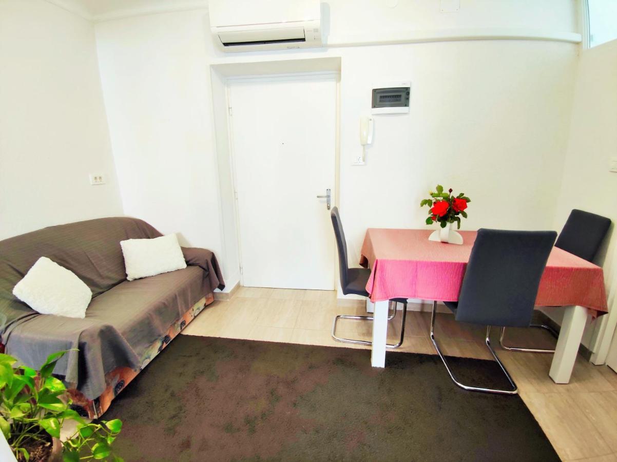 Apartment Leo Umag Eksteriør bilde